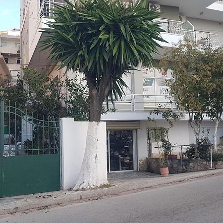 Aralis Rooms Sarande Bagian luar foto