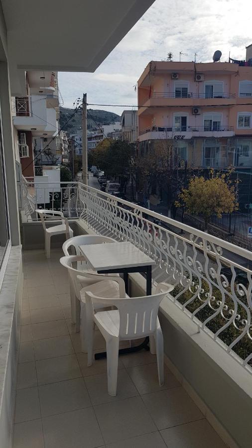 Aralis Rooms Sarande Bagian luar foto
