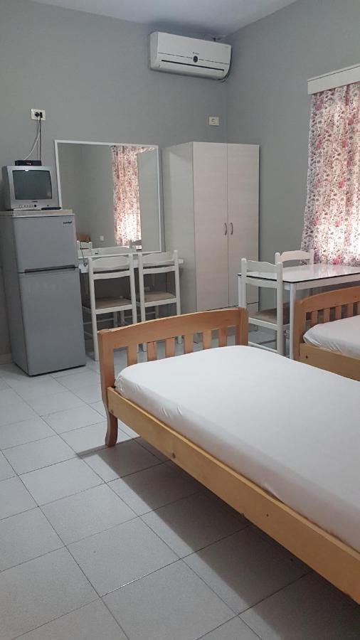 Aralis Rooms Sarande Bagian luar foto