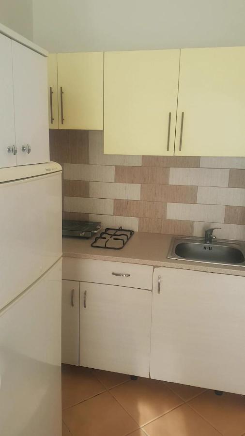Aralis Rooms Sarande Bagian luar foto