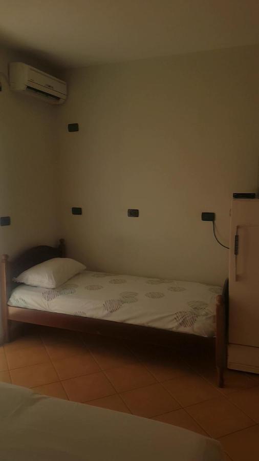 Aralis Rooms Sarande Bagian luar foto